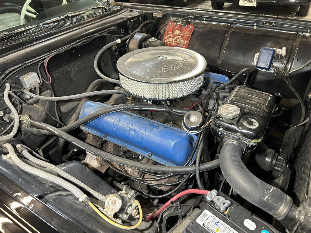 Photo 80 of this FORD THUNDERBIRD