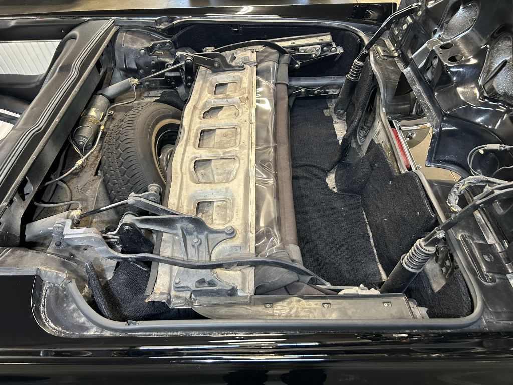 Photo 87 of this FORD THUNDERBIRD
