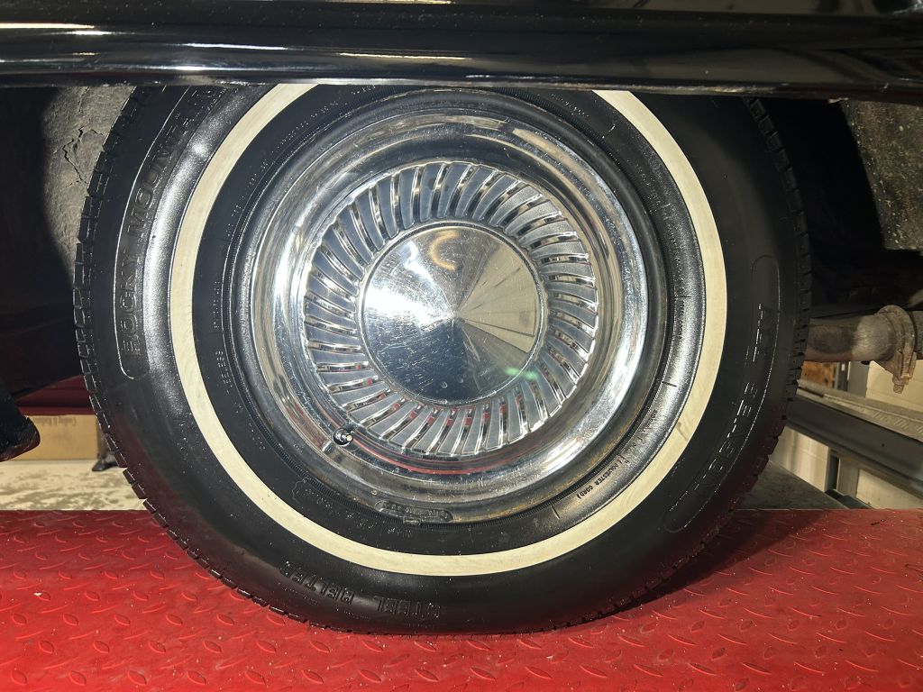 Photo 92 of this FORD THUNDERBIRD