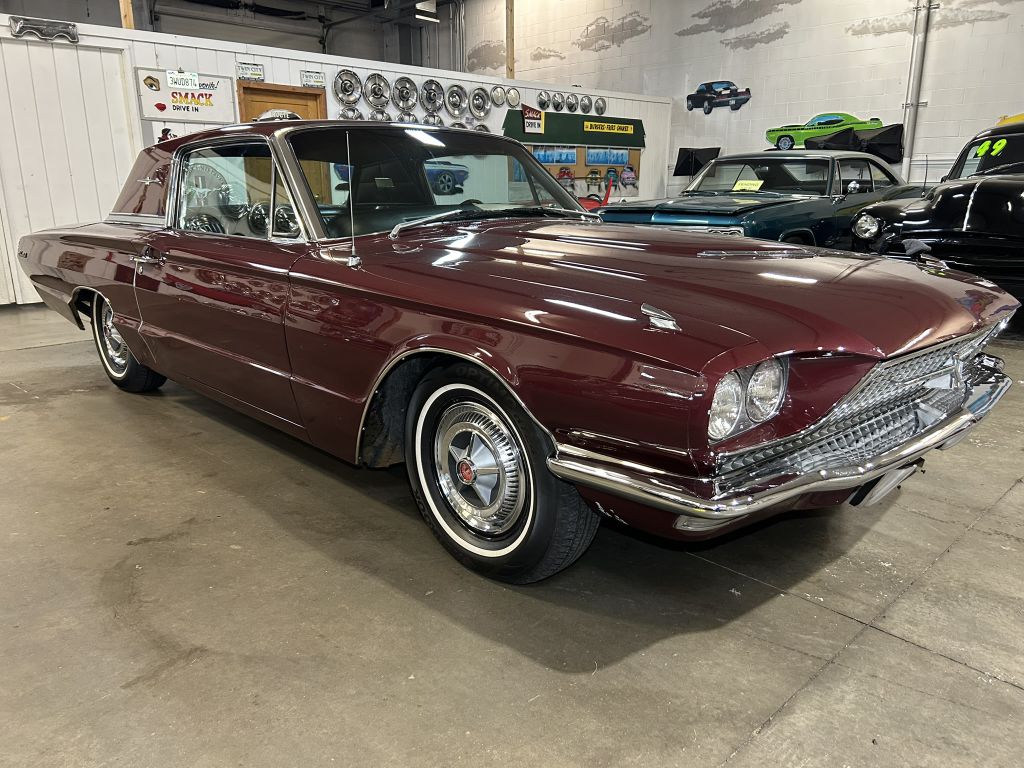 Photo 3 of this FORD THUNDERBIRD