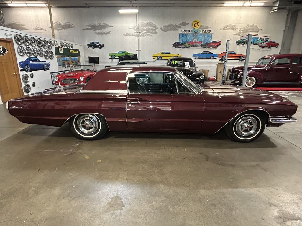 Photo 4 of this FORD THUNDERBIRD
