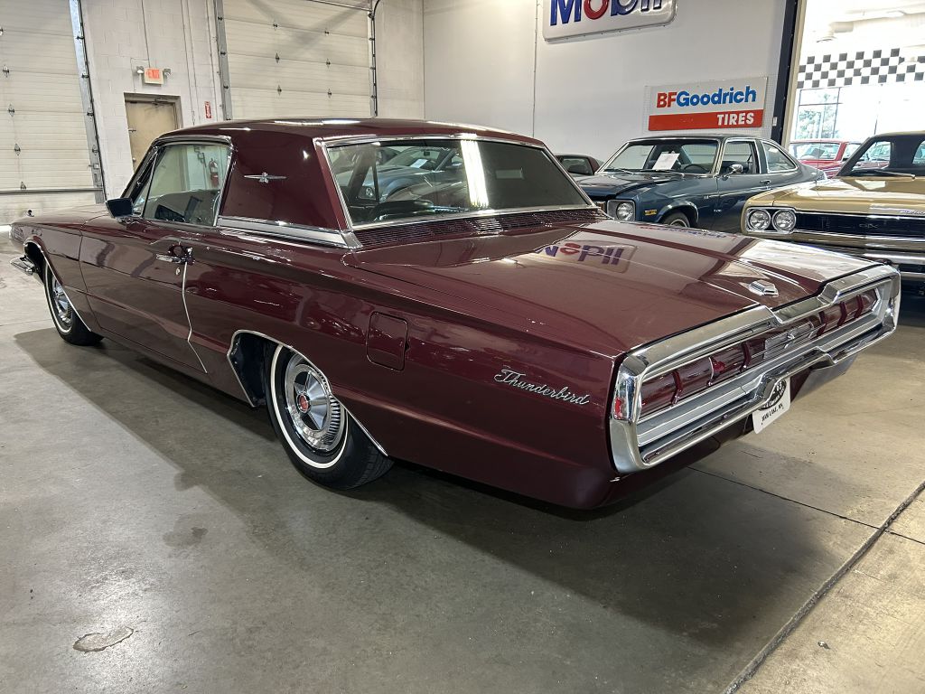 Photo 7 of this FORD THUNDERBIRD