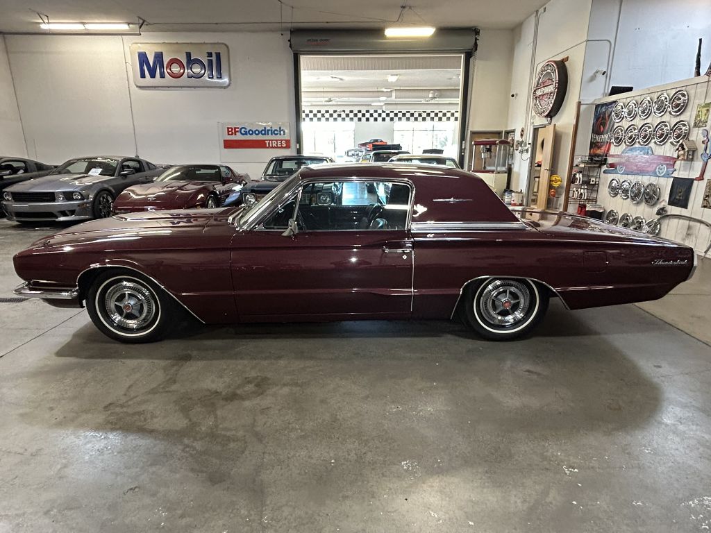 Photo 8 of this FORD THUNDERBIRD