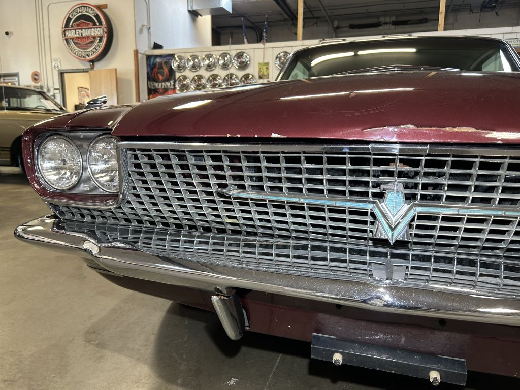 Photo 11 of this FORD THUNDERBIRD