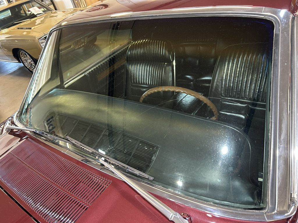 Photo 14 of this FORD THUNDERBIRD