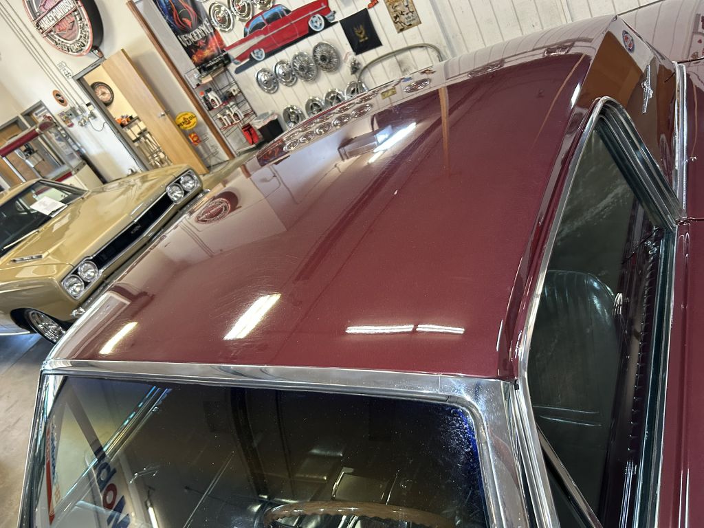 Photo 16 of this FORD THUNDERBIRD