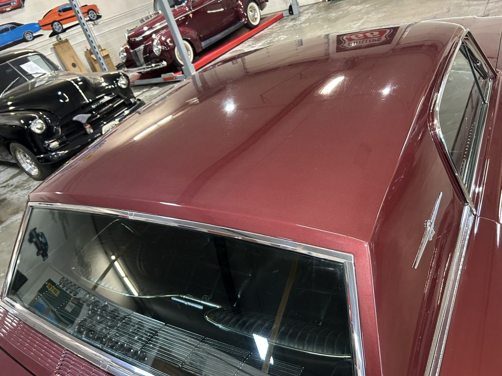 Photo 17 of this FORD THUNDERBIRD