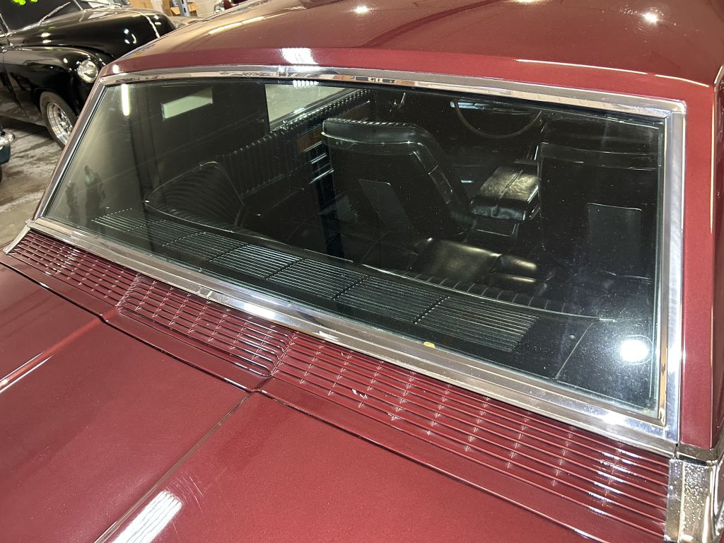 Photo 18 of this FORD THUNDERBIRD