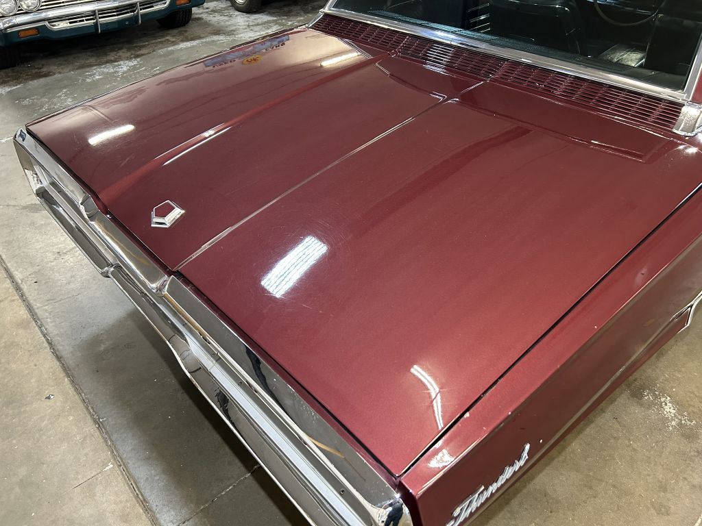 Photo 20 of this FORD THUNDERBIRD