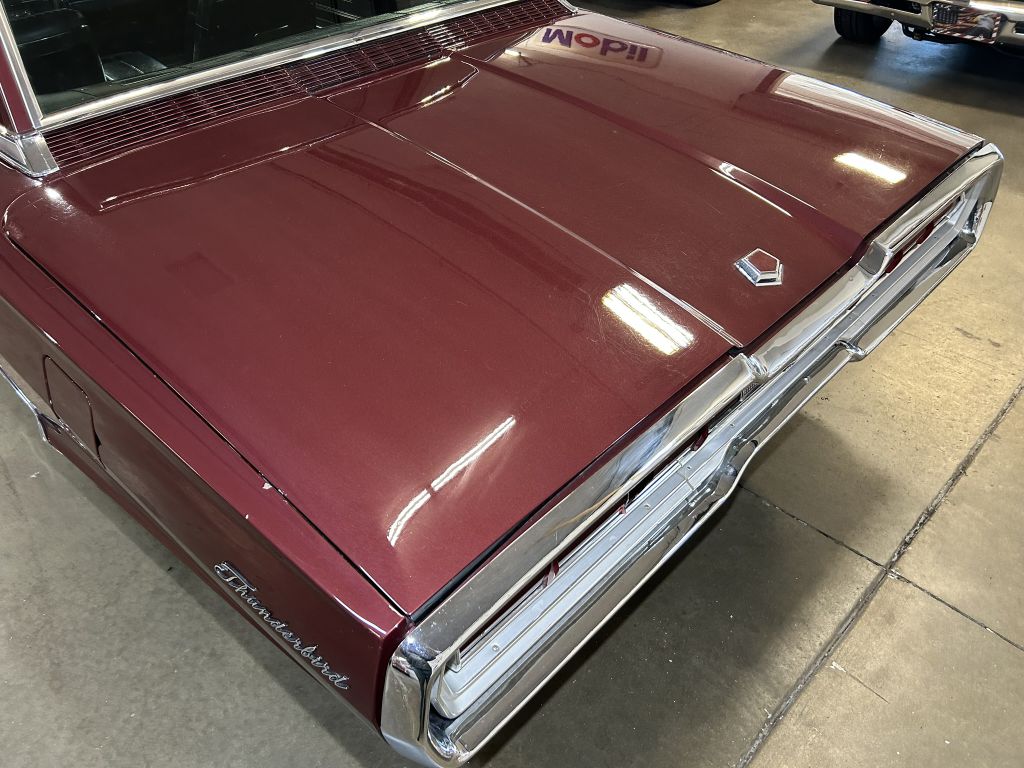 Photo 21 of this FORD THUNDERBIRD