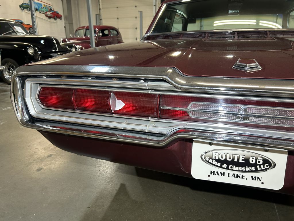 Photo 23 of this FORD THUNDERBIRD