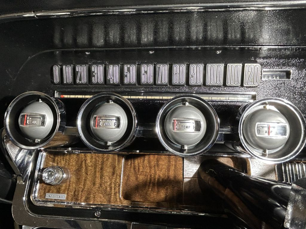 Photo 40 of this FORD THUNDERBIRD