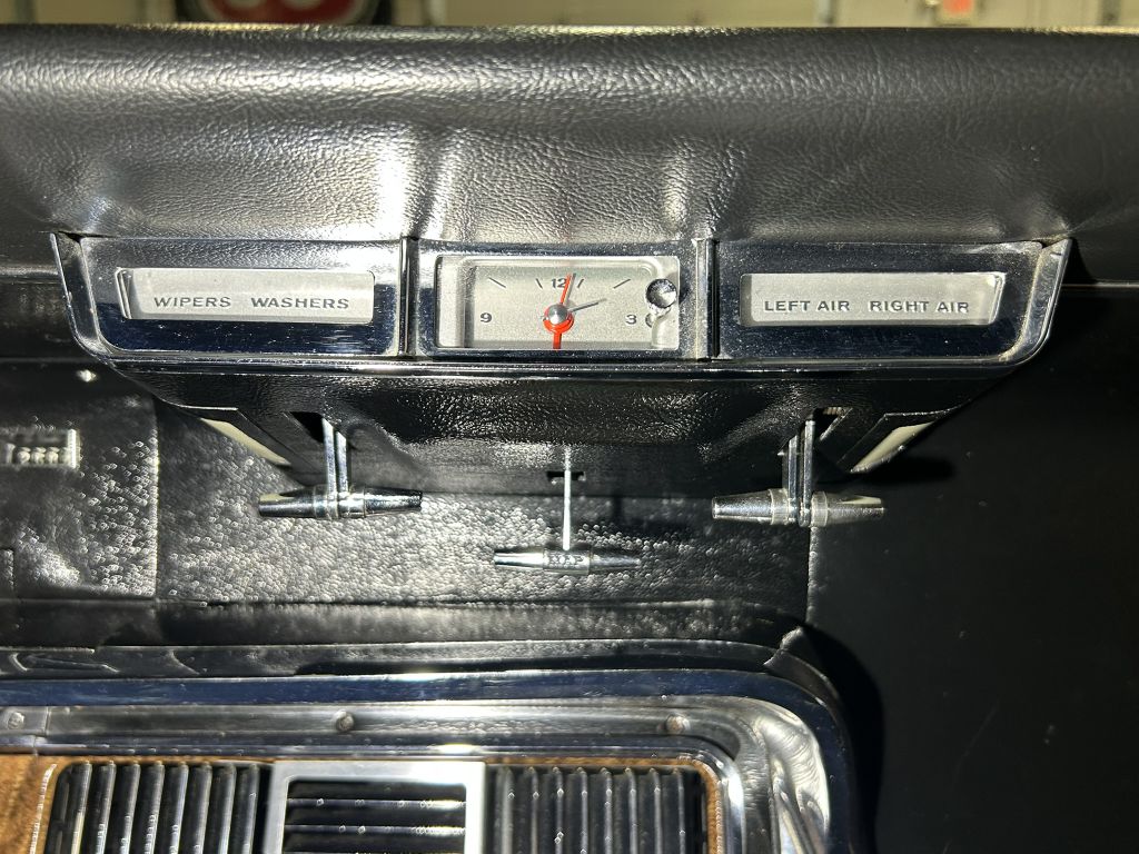 Photo 46 of this FORD THUNDERBIRD