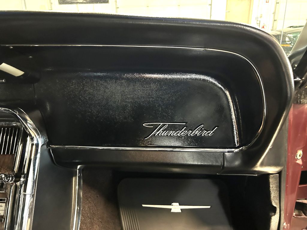 Photo 48 of this FORD THUNDERBIRD