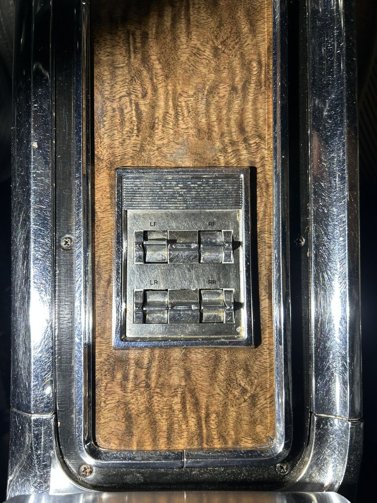 Photo 51 of this FORD THUNDERBIRD