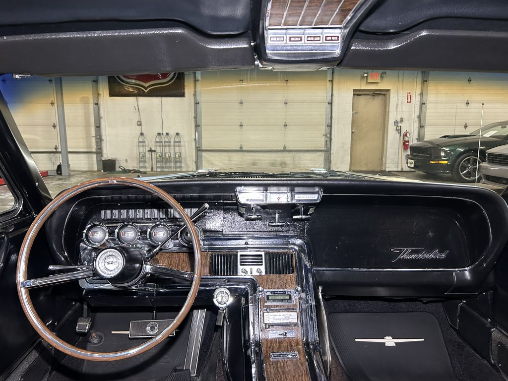 Photo 55 of this FORD THUNDERBIRD