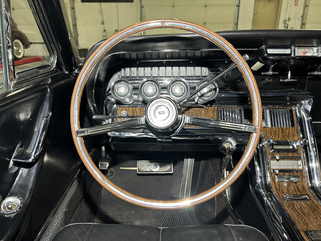 Photo 56 of this FORD THUNDERBIRD