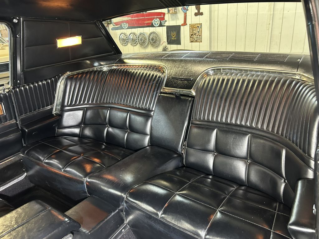 Photo 58 of this FORD THUNDERBIRD