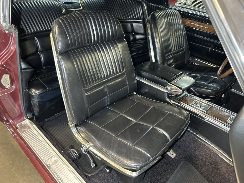 Photo 61 of this FORD THUNDERBIRD