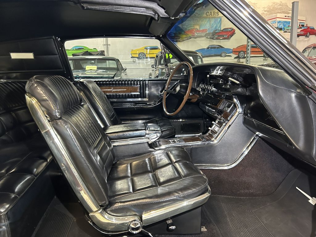 Photo 62 of this FORD THUNDERBIRD