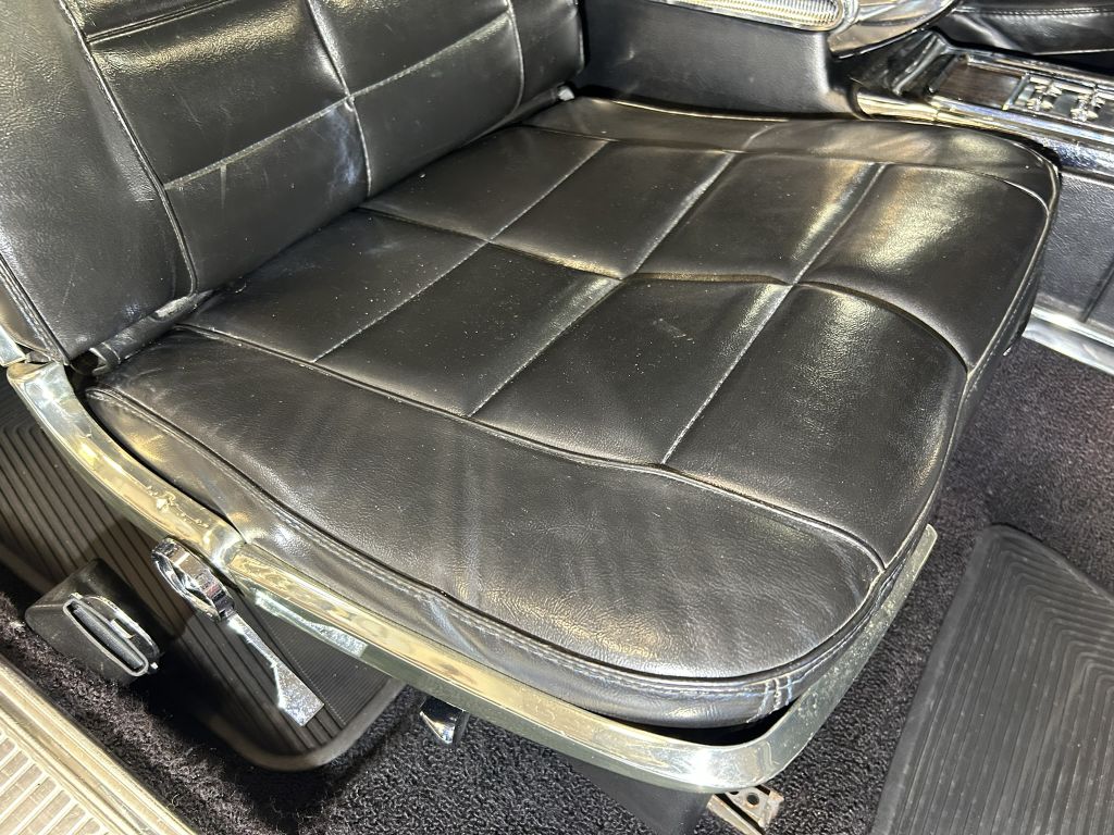 Photo 64 of this FORD THUNDERBIRD