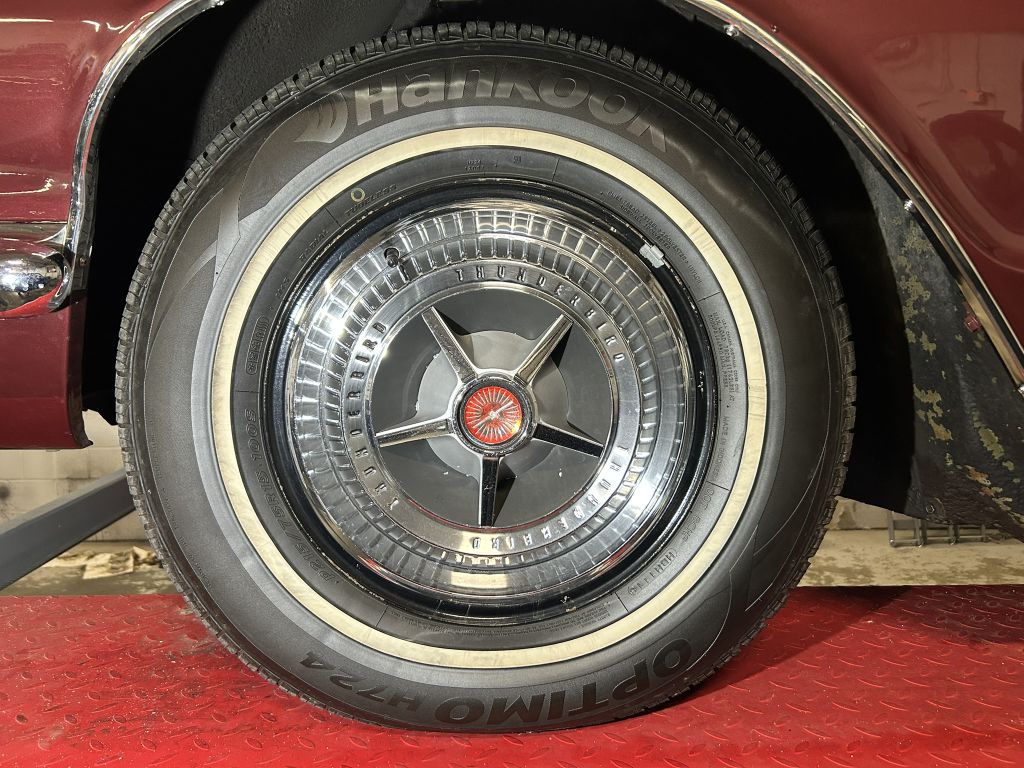Photo 84 of this FORD THUNDERBIRD