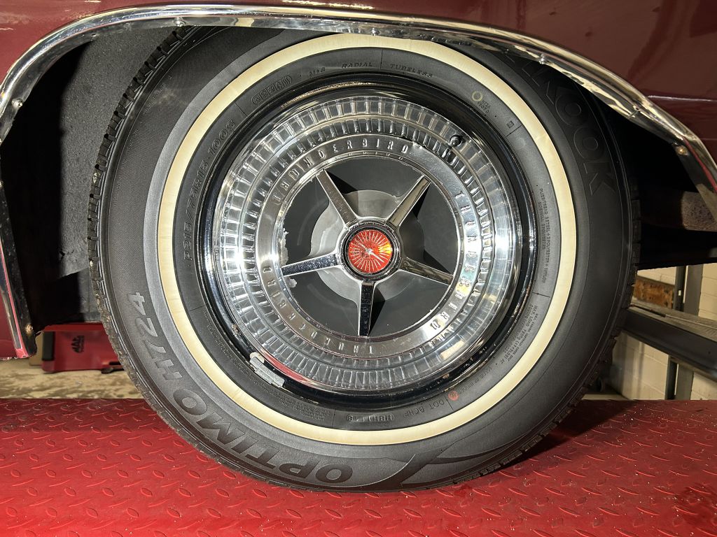 Photo 86 of this FORD THUNDERBIRD