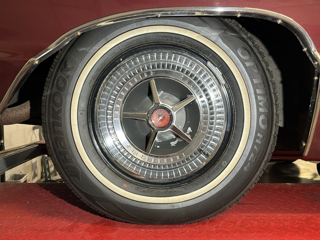 Photo 88 of this FORD THUNDERBIRD