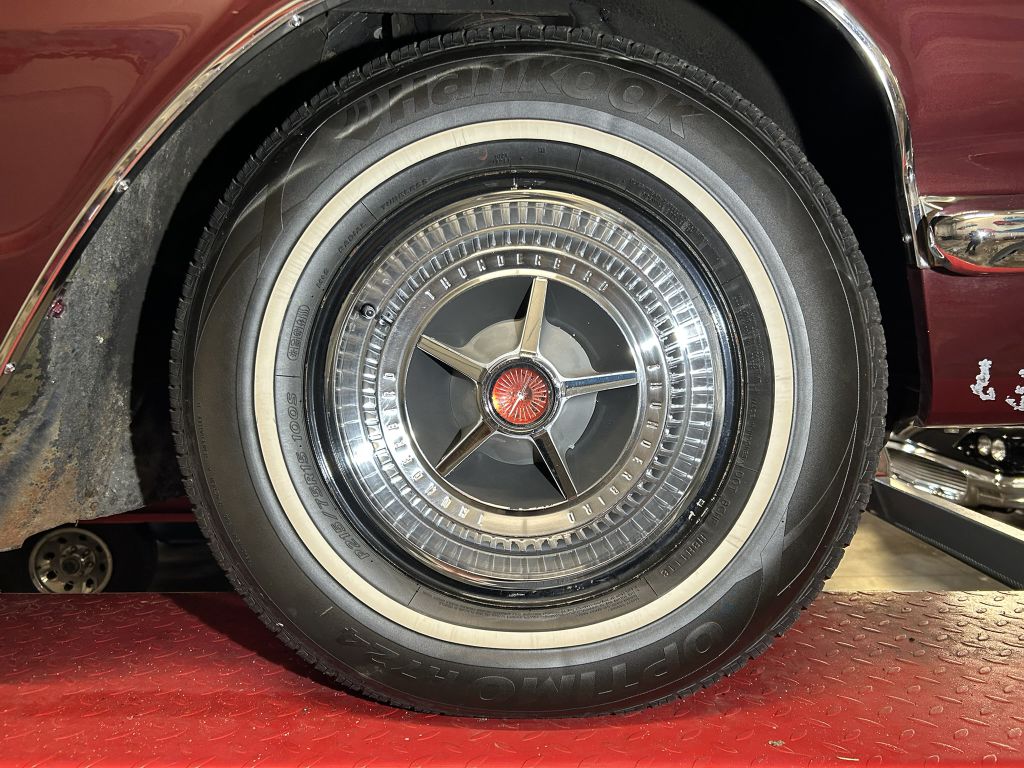 Photo 90 of this FORD THUNDERBIRD