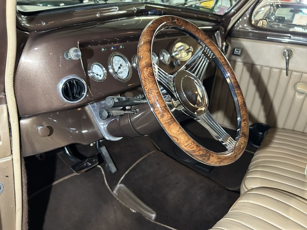 Photo 39 of this PLYMOUTH DELUXE