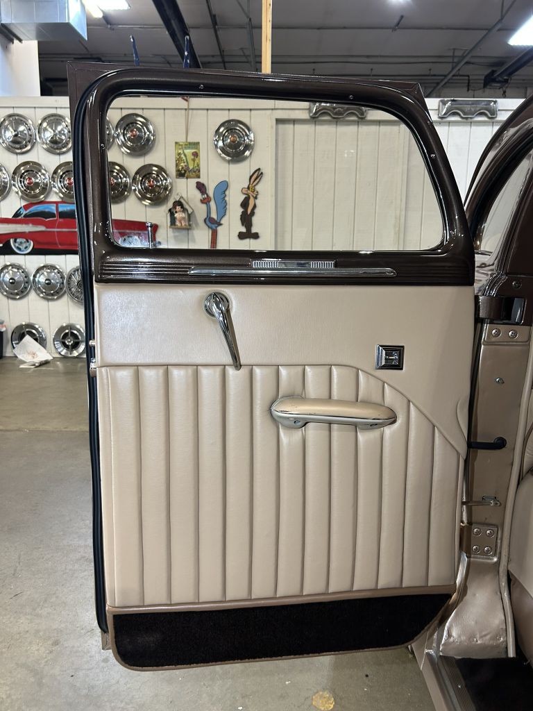 Photo 67 of this PLYMOUTH DELUXE