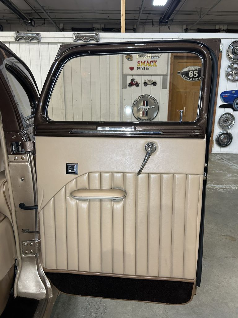 Photo 82 of this PLYMOUTH DELUXE