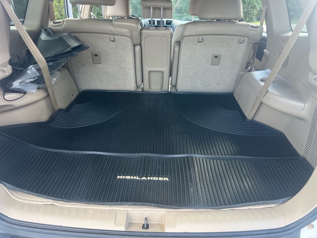 Photo 14 of this TOYOTA HIGHLANDER