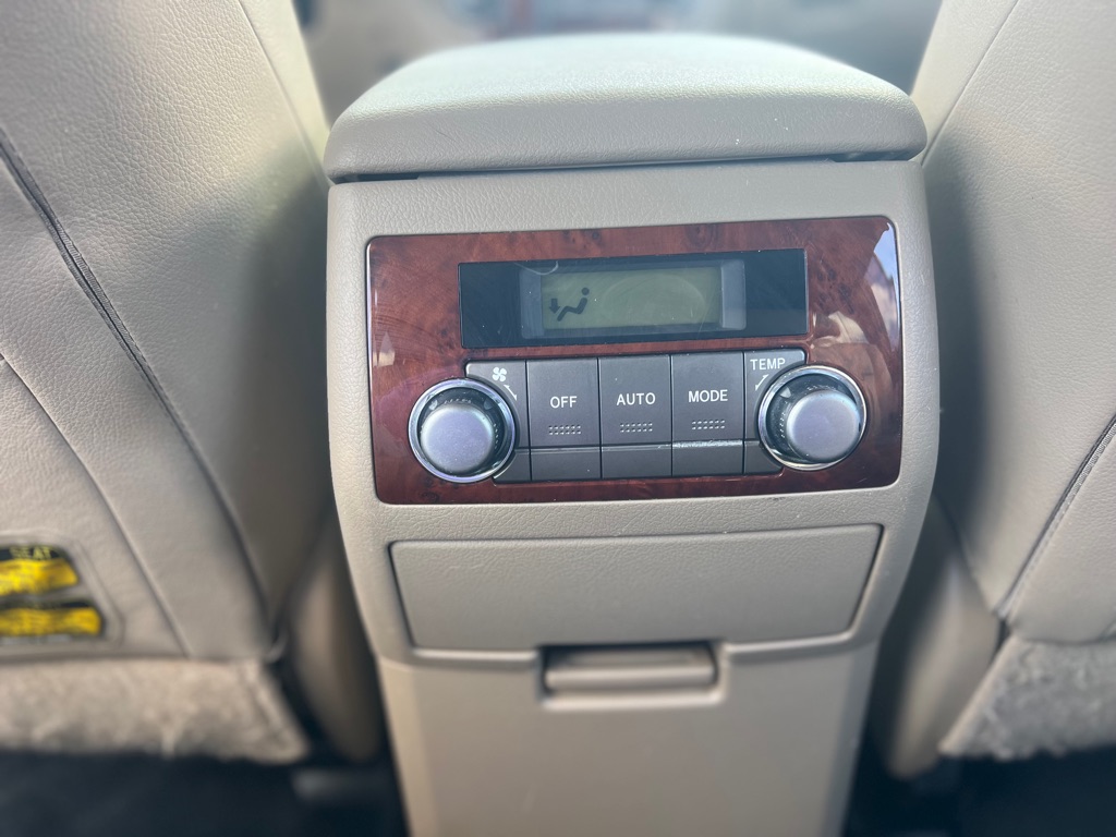 Photo 10 of this TOYOTA HIGHLANDER