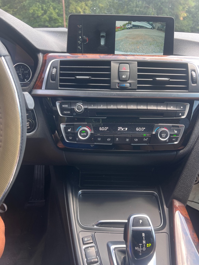 Photo 12 of this BMW 330