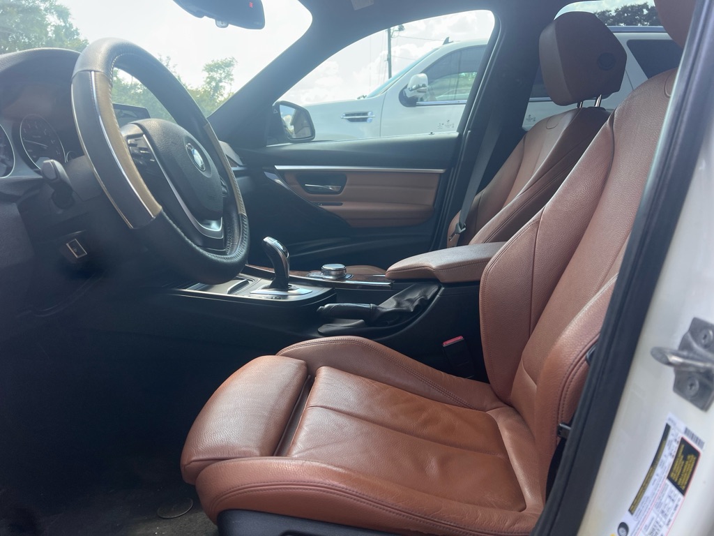 Photo 11 of this BMW 330