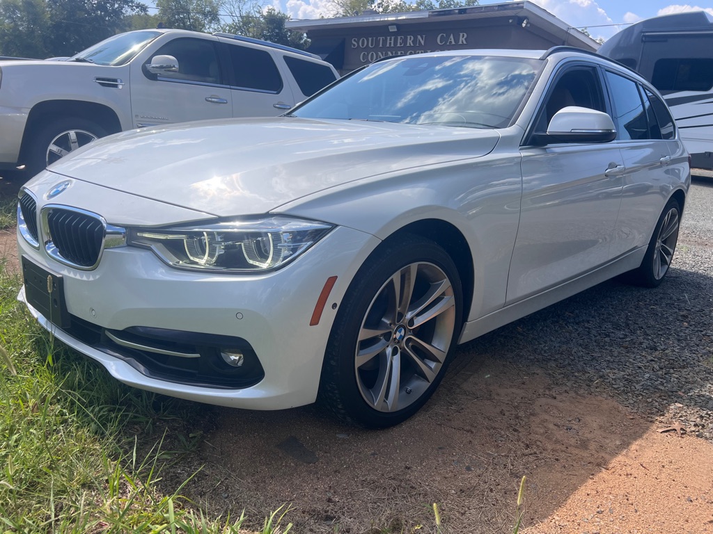 Photo 2 of this BMW 330