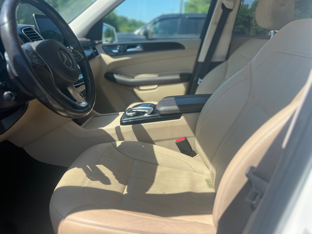 Photo 5 of this MERCEDES-BENZ GLS