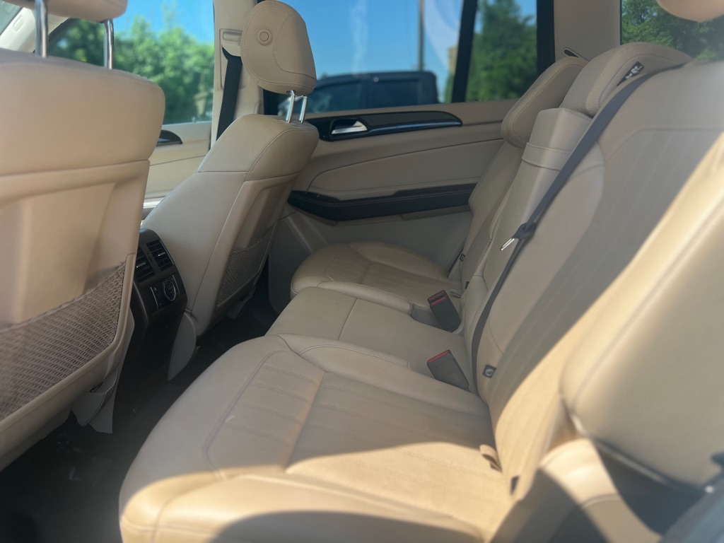 Photo 6 of this MERCEDES-BENZ GLS