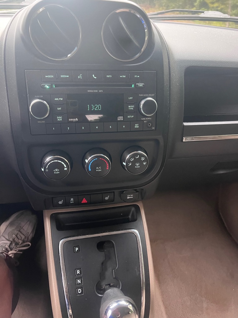 Photo 11 of this JEEP PATRIOT