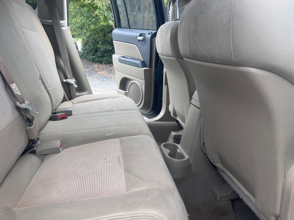 Photo 6 of this JEEP PATRIOT