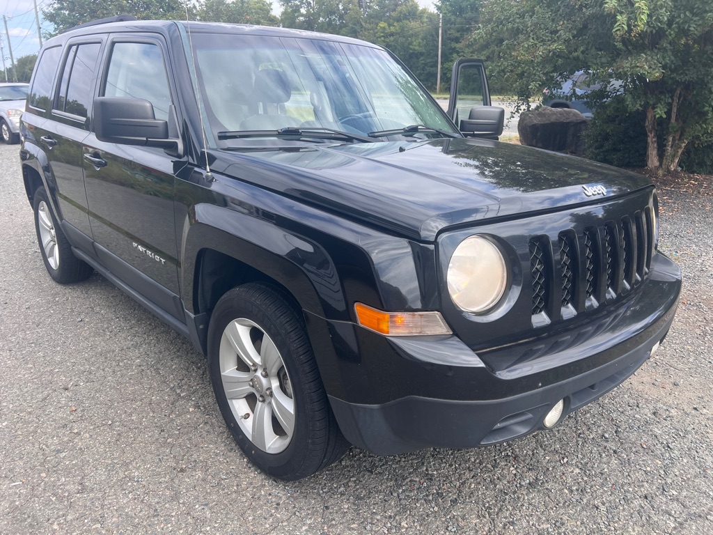 Photo 2 of this JEEP PATRIOT