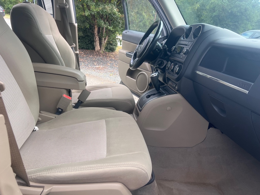 Photo 5 of this JEEP PATRIOT