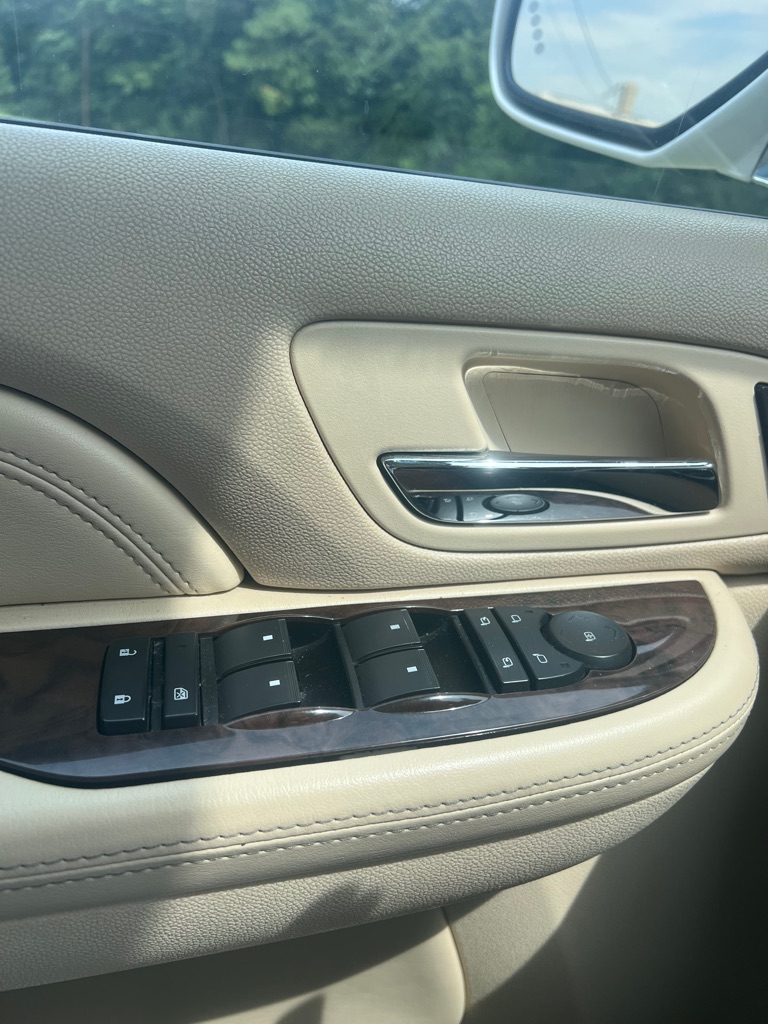 Photo 10 of this CADILLAC ESCALADE