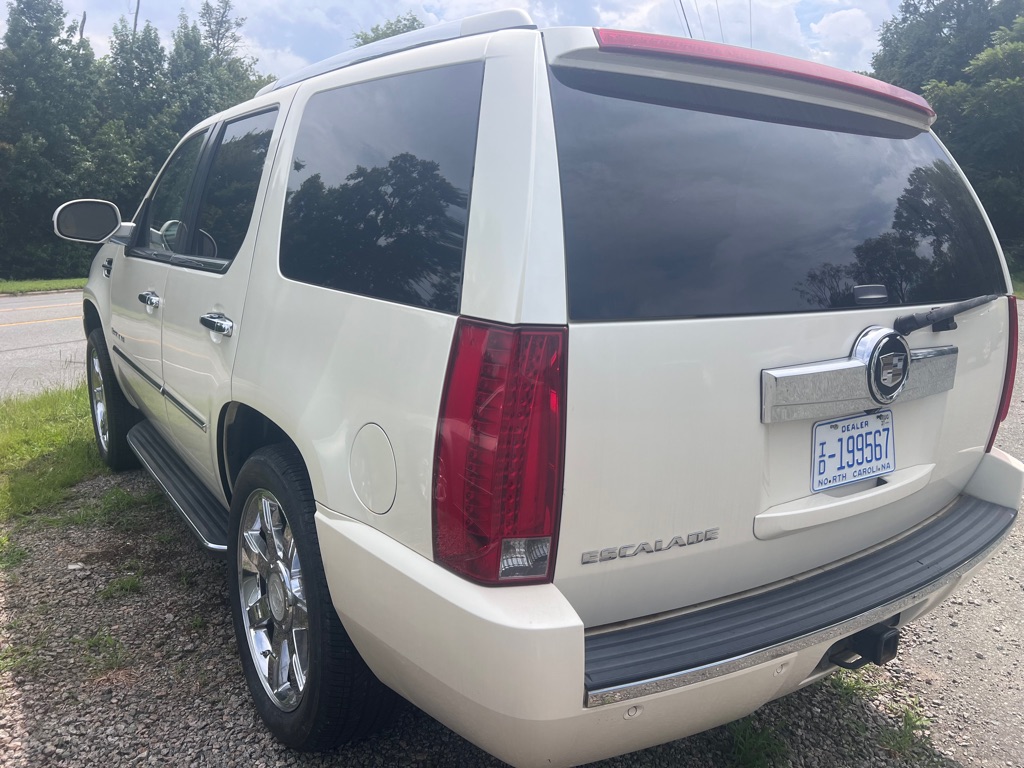 Photo 4 of this CADILLAC ESCALADE