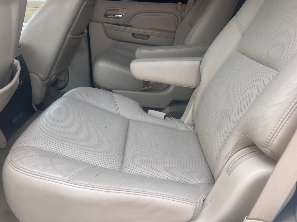 Photo 6 of this CADILLAC ESCALADE