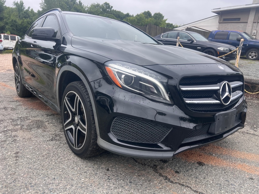 Photo 2 of this MERCEDES-BENZ GLA