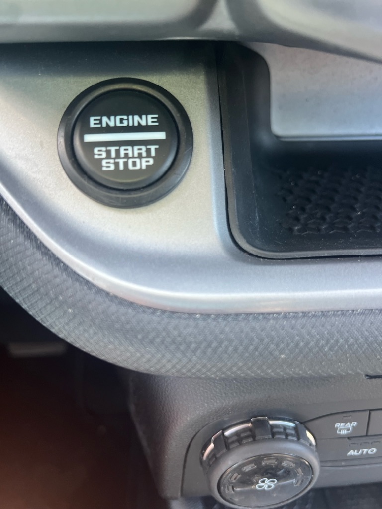 Photo 10 of this FORD BRONCO SPORT