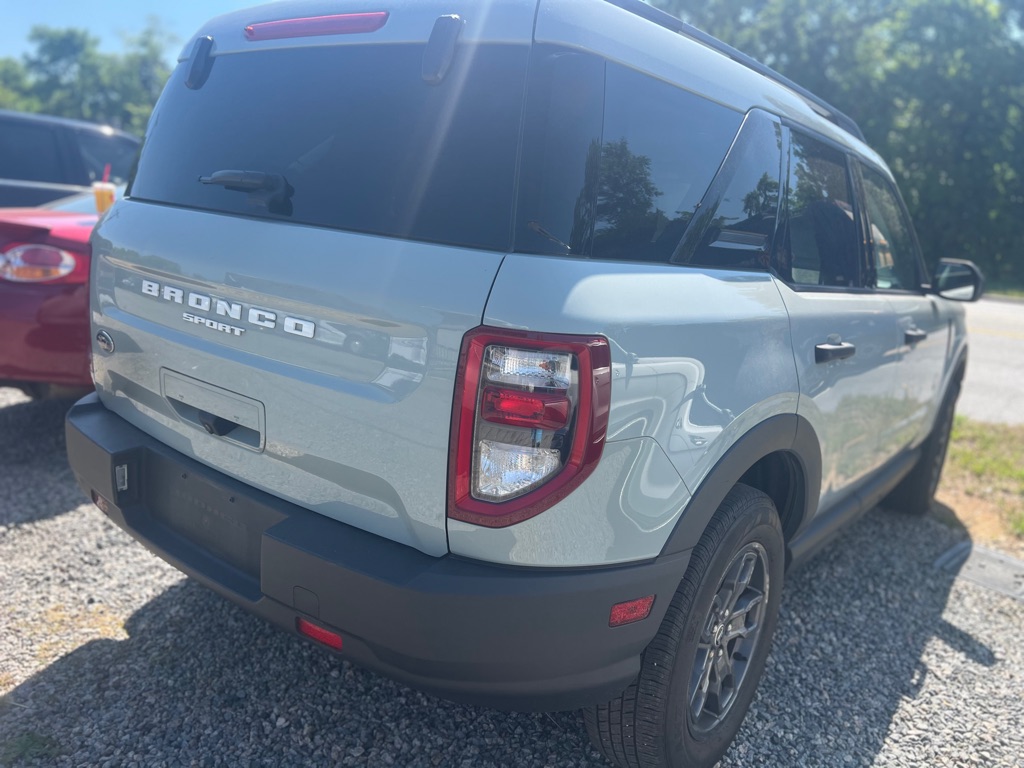 Photo 4 of this FORD BRONCO SPORT
