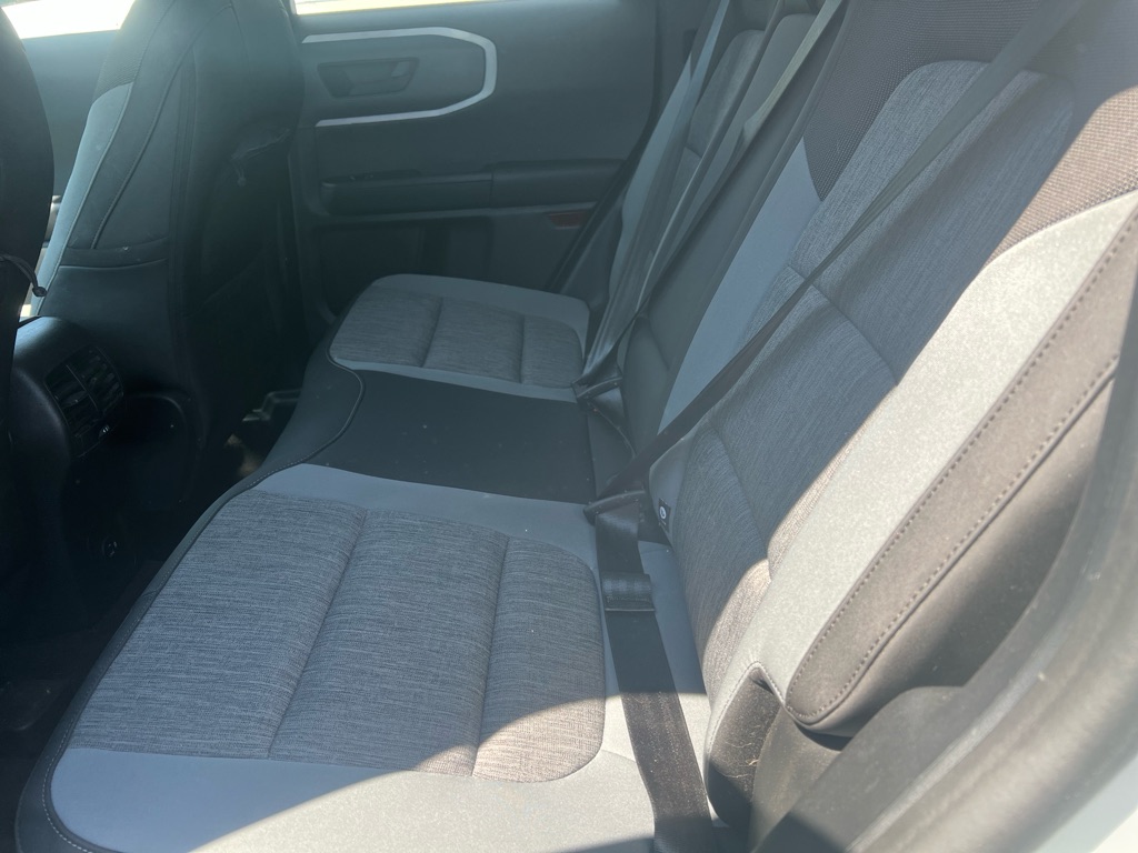 Photo 17 of this FORD BRONCO SPORT